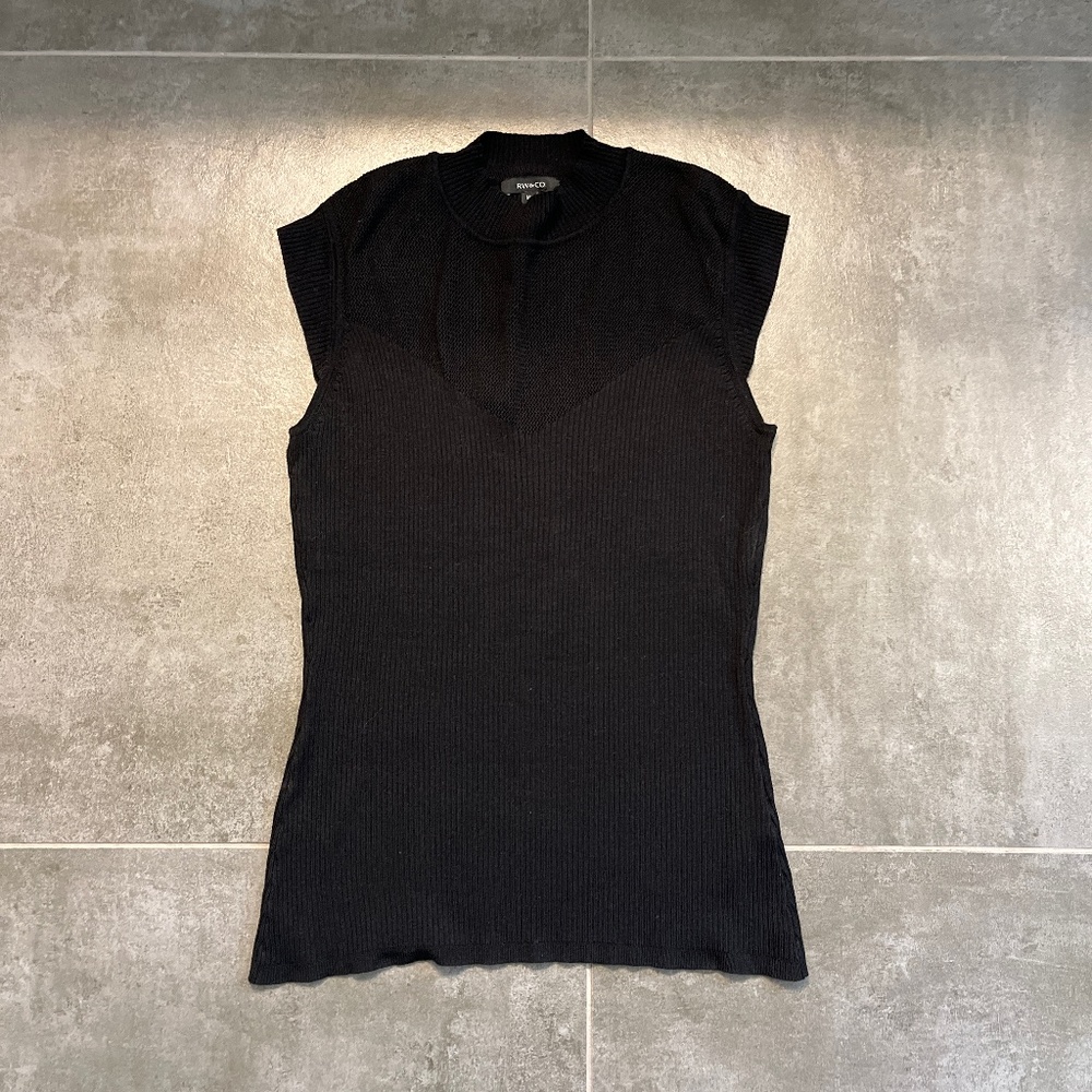 RW&CO Sleeveless Sweater